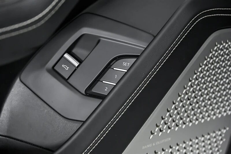 2022 Lamborghini Urus - Image 15 of 31