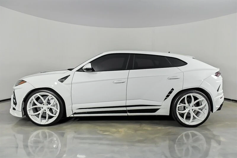 2022 Lamborghini Urus - Image 7 of 31