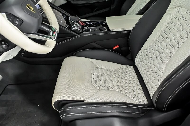 2022 Lamborghini Urus - Image 18 of 31