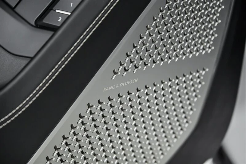 2022 Lamborghini Urus - Image 16 of 31