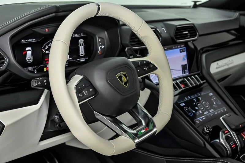2022 Lamborghini Urus - Image 22 of 31
