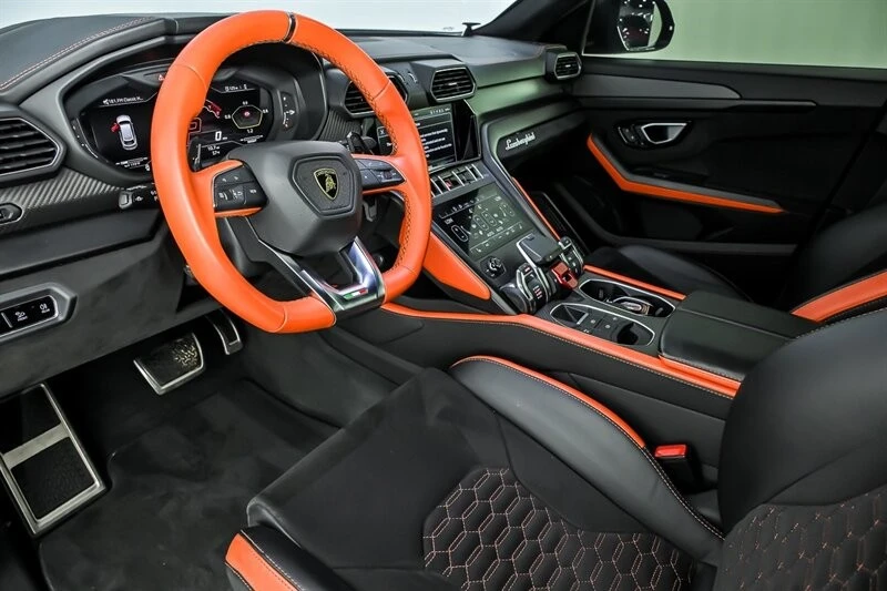 2022 Lamborghini Urus - Image 17 of 31