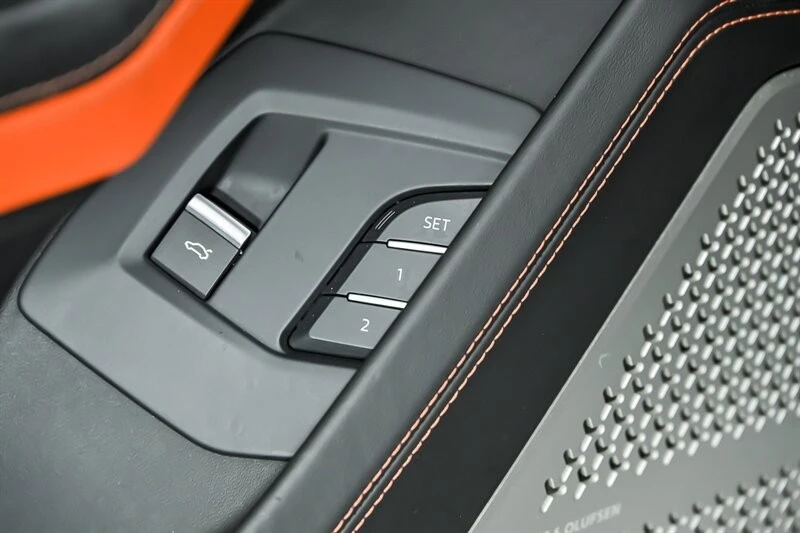 2022 Lamborghini Urus - Image 15 of 31