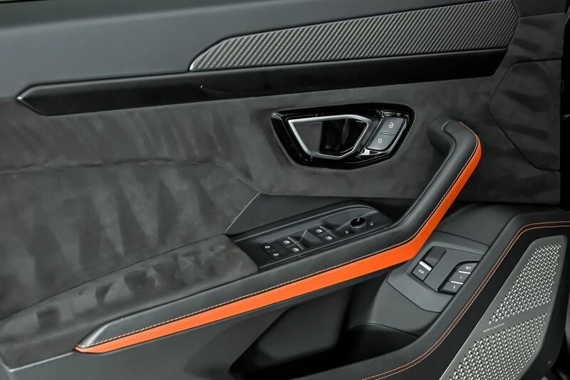 2022 Lamborghini Urus - Image 14 of 31