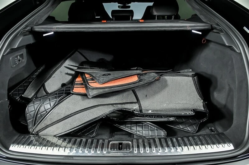 2022 Lamborghini Urus - Image 12 of 31