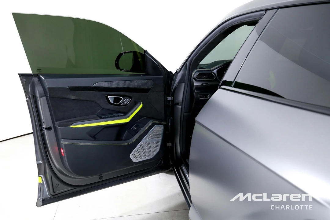 2022 Lamborghini Urus - Image 9 of 12