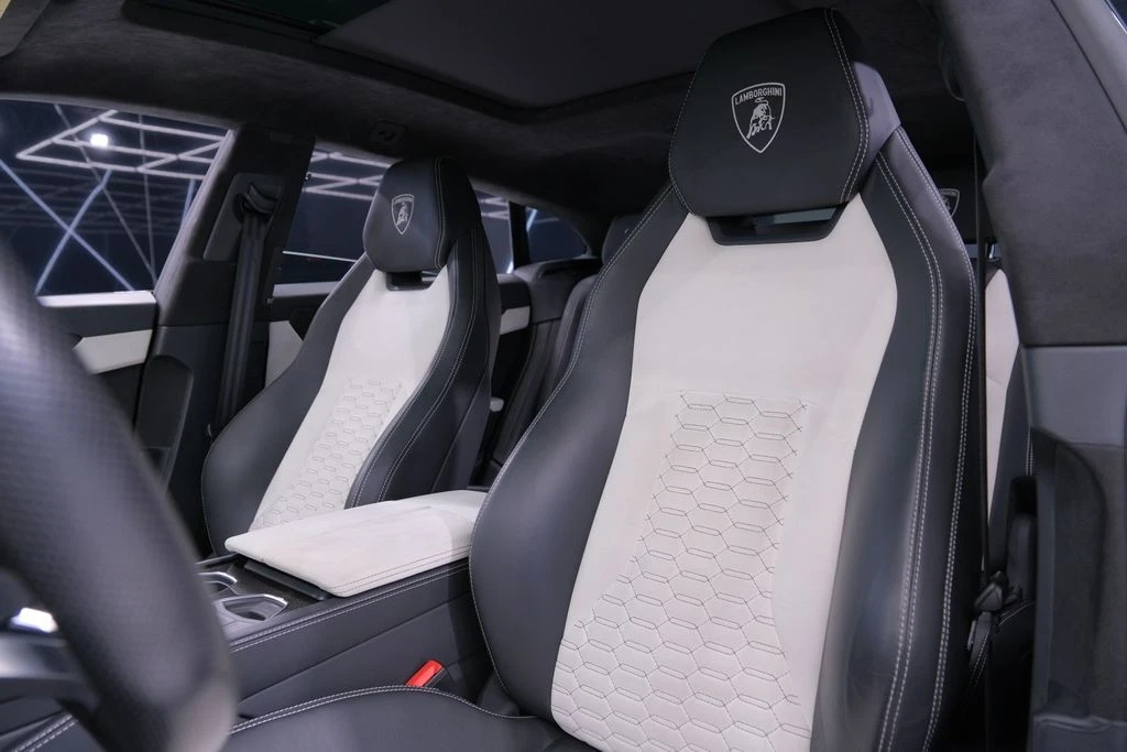 2022 Lamborghini Urus - Image 26 of 31