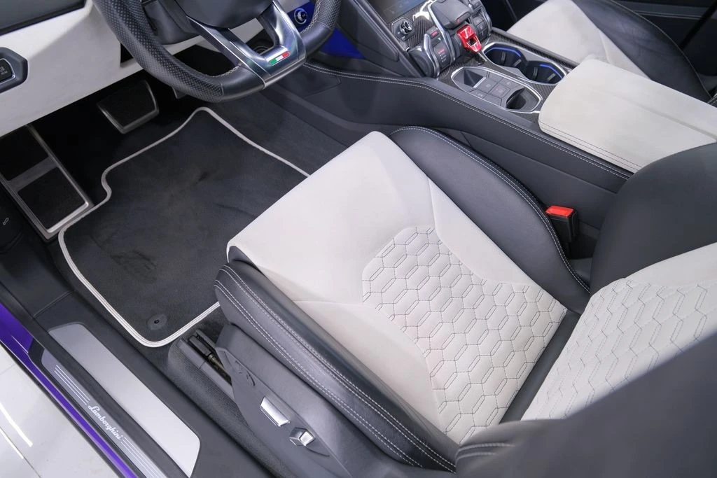 2022 Lamborghini Urus - Image 29 of 31