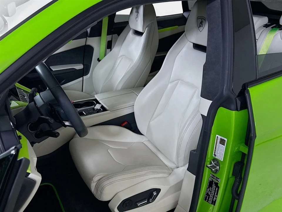 2022 Lamborghini Urus - Image 11 of 12