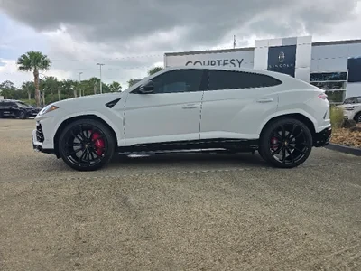 2022 Lamborghini Urus - Image 2 of 20