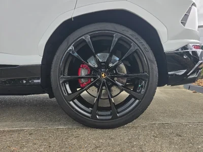 2022 Lamborghini Urus - Image 9 of 20