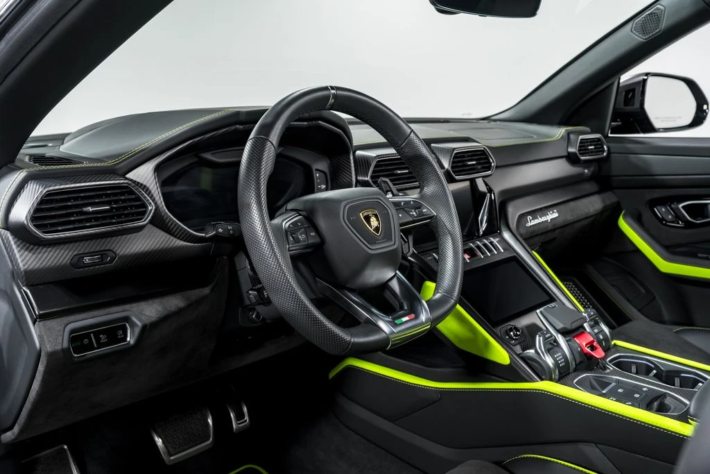 2022 Lamborghini Urus - Image 14 of 31