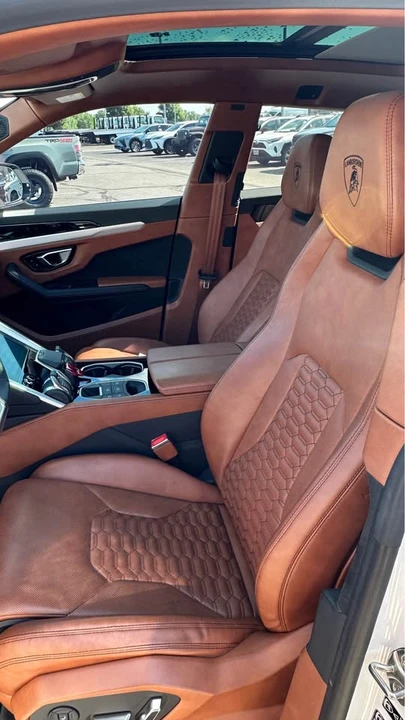 2022 Lamborghini Urus - Image 5 of 9