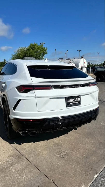 2022 Lamborghini Urus - Image 9 of 9