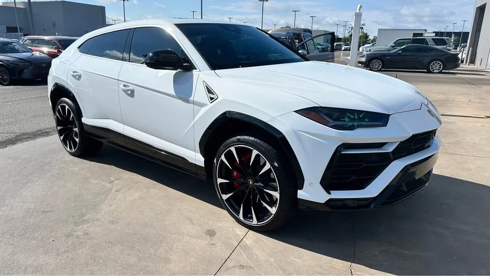 2022 Lamborghini Urus - Image 3 of 9