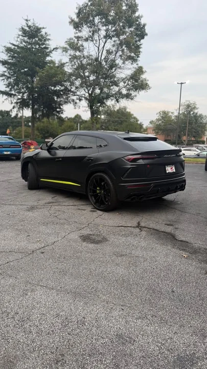 2022 Lamborghini Urus - Image 7 of 15