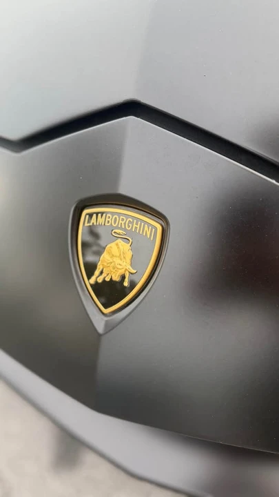 2022 Lamborghini Urus - Image 2 of 15