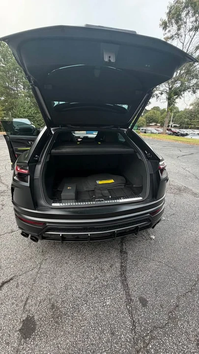 2022 Lamborghini Urus - Image 15 of 15