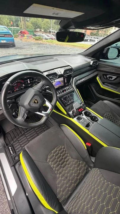 2022 Lamborghini Urus - Image 10 of 15