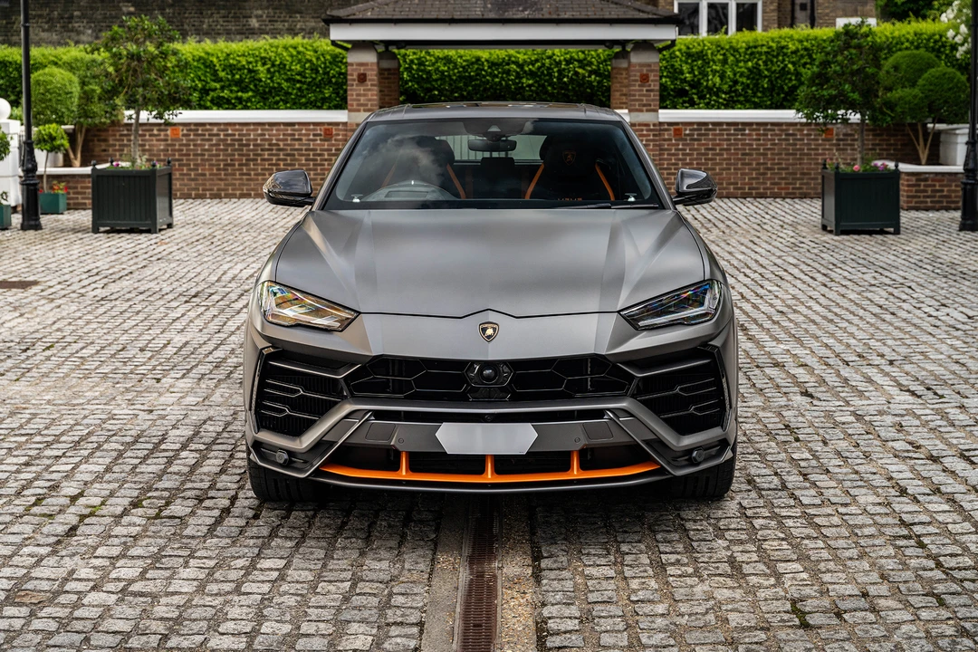 2022 Lamborghini Urus - Image 2 of 31