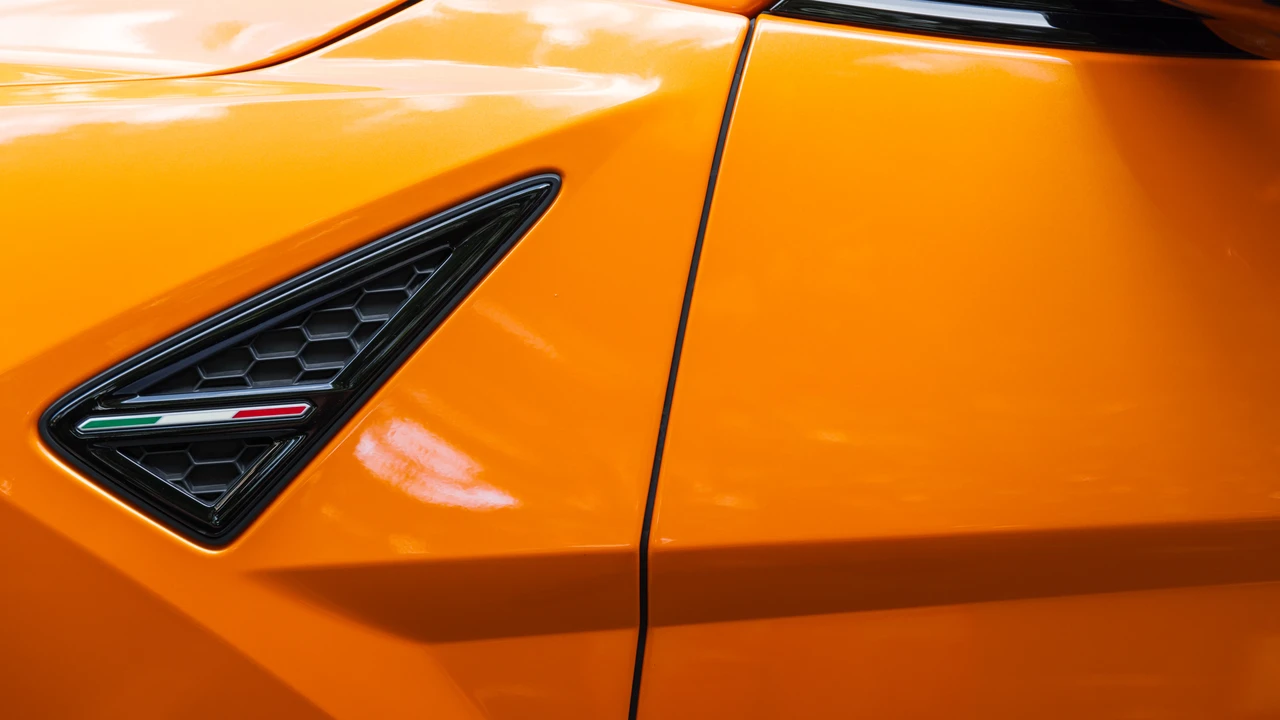 2022 Lamborghini Urus - Image 23 of 31