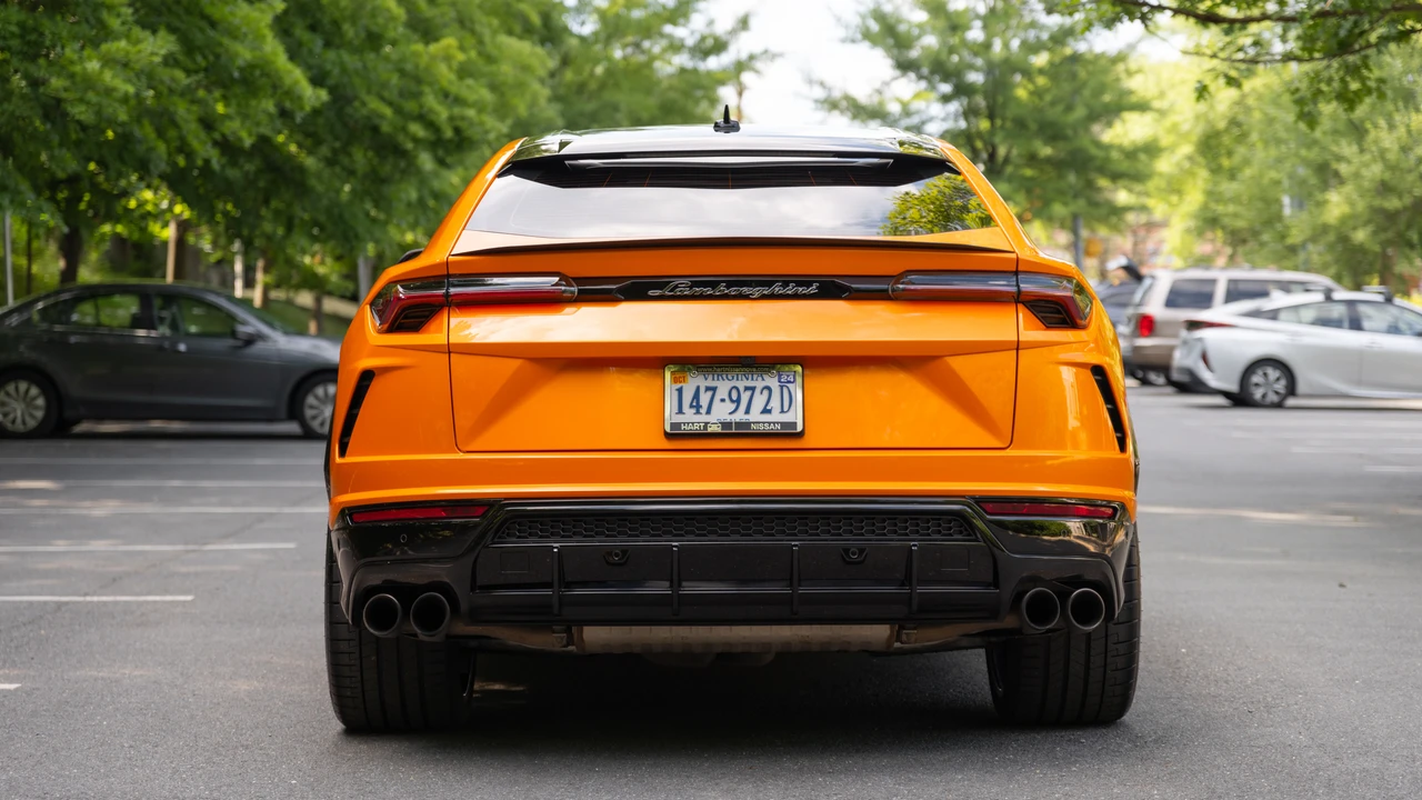 2022 Lamborghini Urus - Image 7 of 31