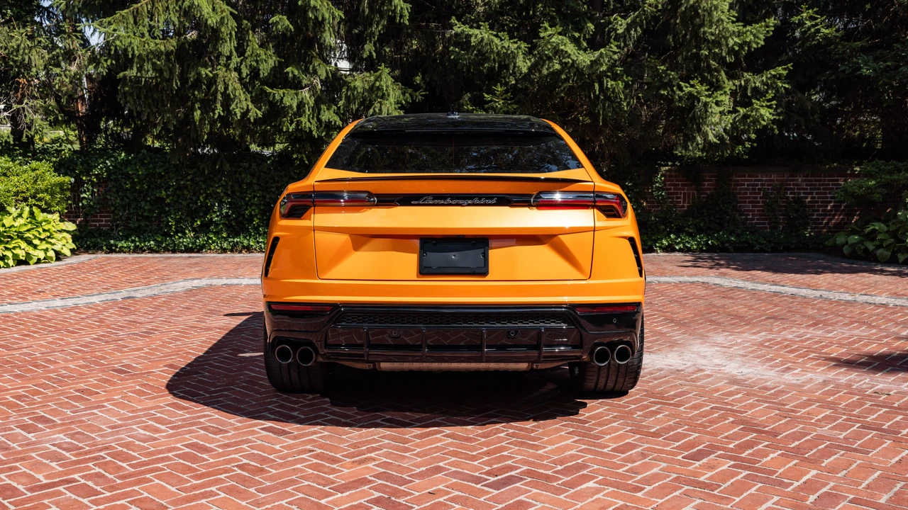 2022 Lamborghini Urus - Image 6 of 31