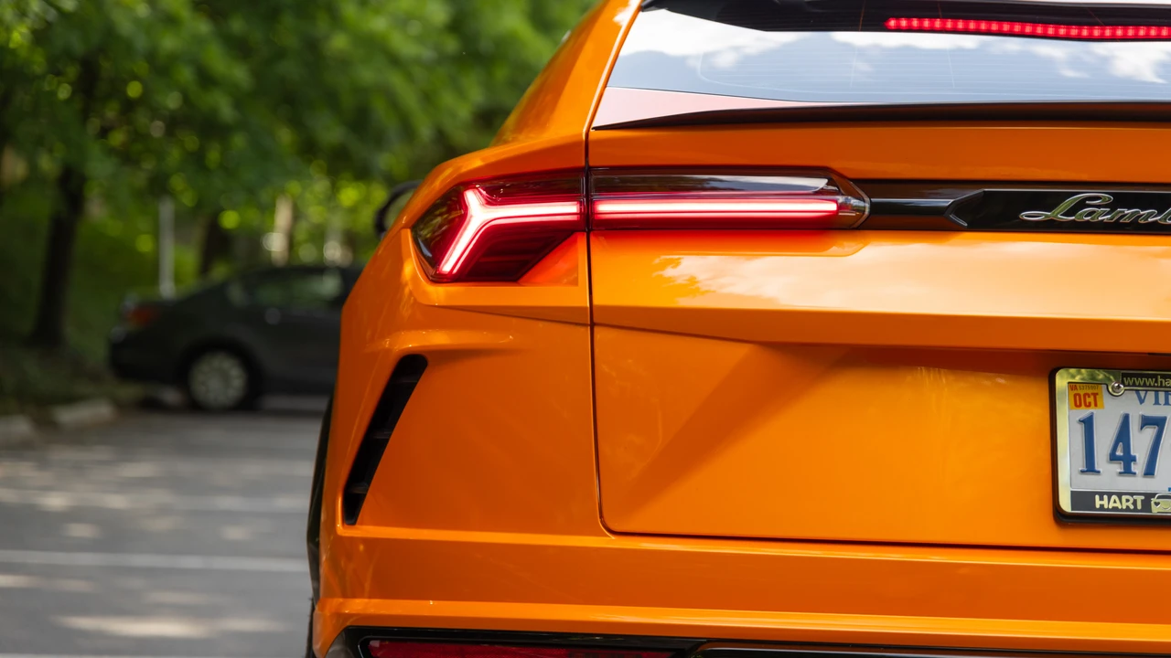 2022 Lamborghini Urus - Image 16 of 31