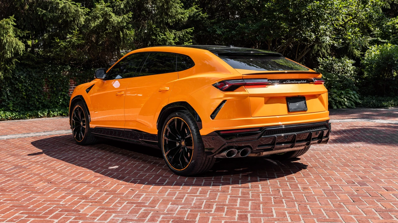 2022 Lamborghini Urus - Image 7 of 31