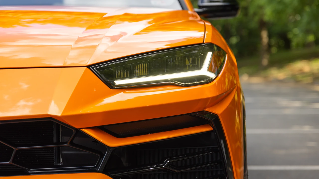 2022 Lamborghini Urus - Image 13 of 31