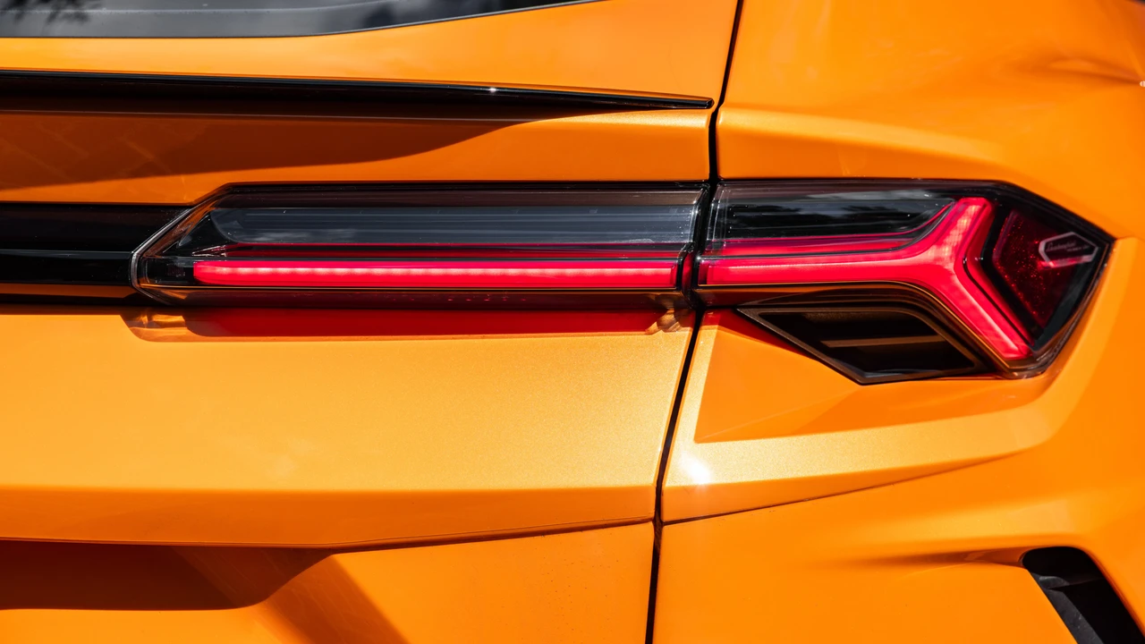2022 Lamborghini Urus - Image 18 of 31