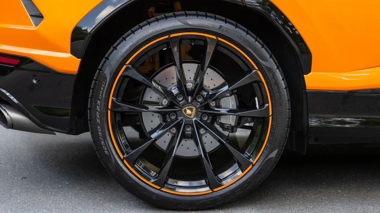 2022 Lamborghini Urus - Image 31 of 31