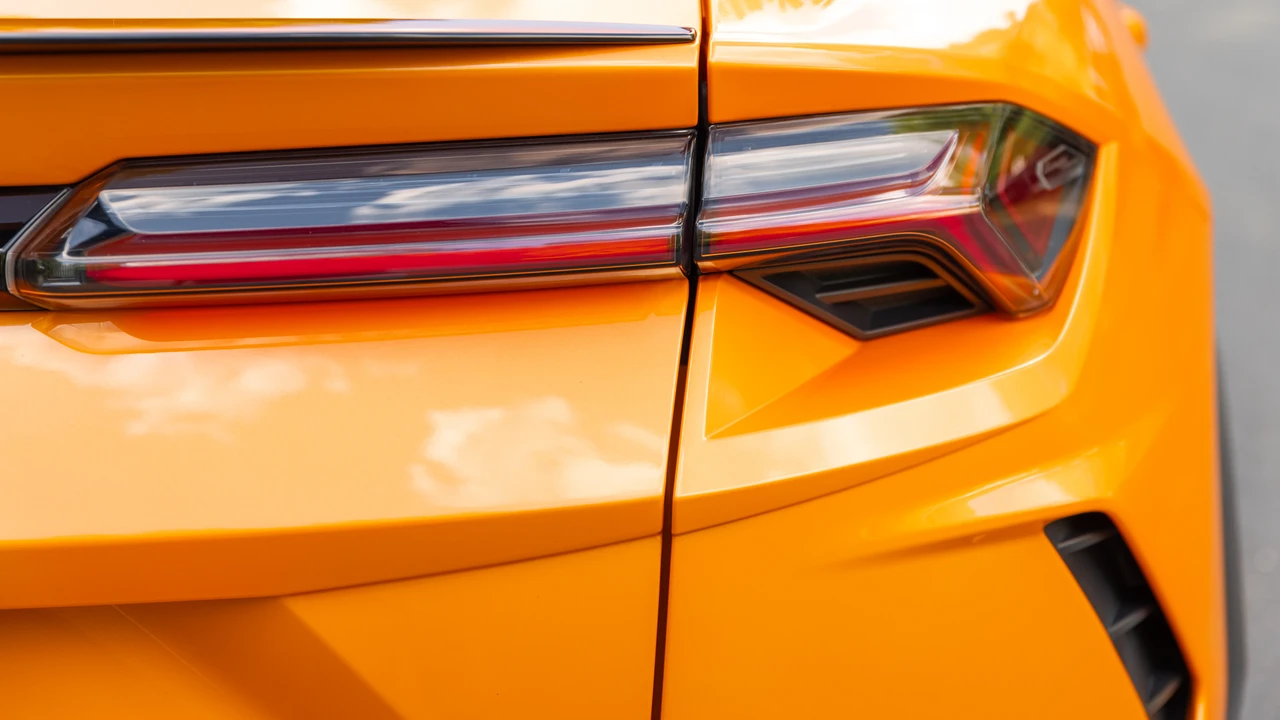 2022 Lamborghini Urus - Image 15 of 31
