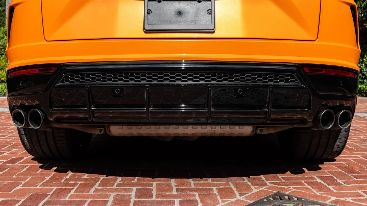 2022 Lamborghini Urus - Image 12 of 31