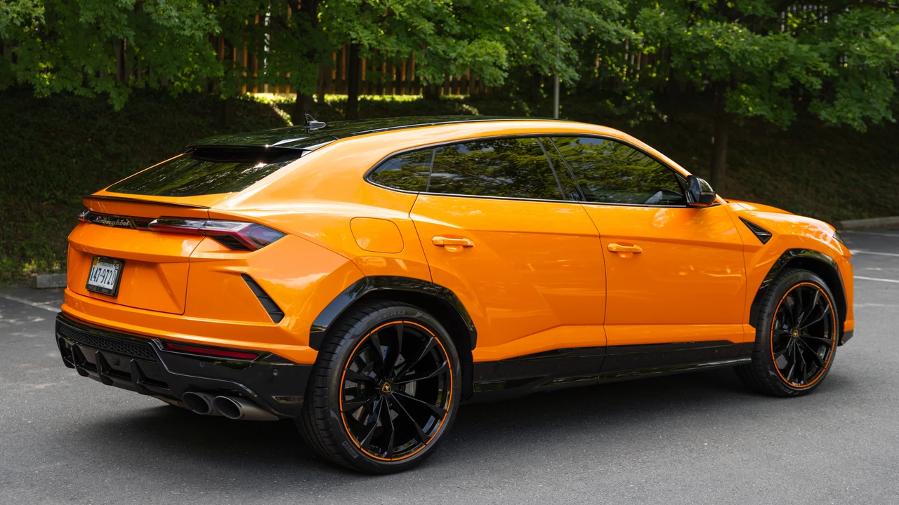 2022 Lamborghini Urus - Image 6 of 31
