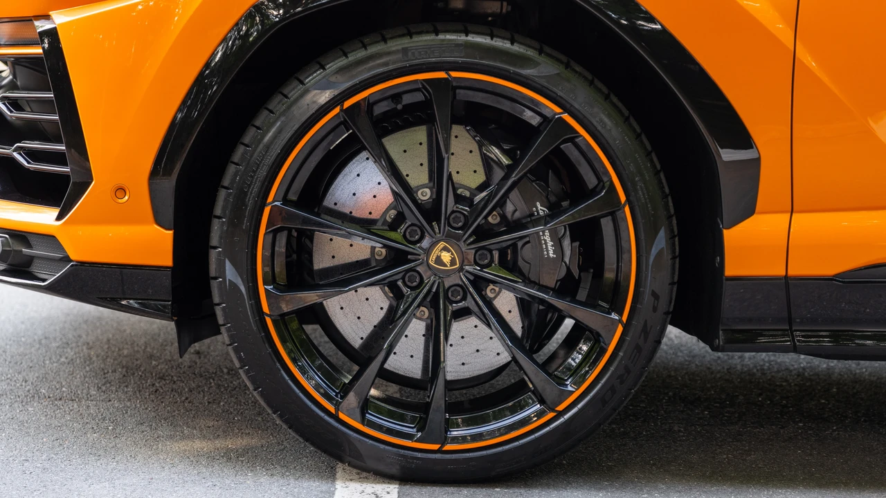 2022 Lamborghini Urus - Image 29 of 31