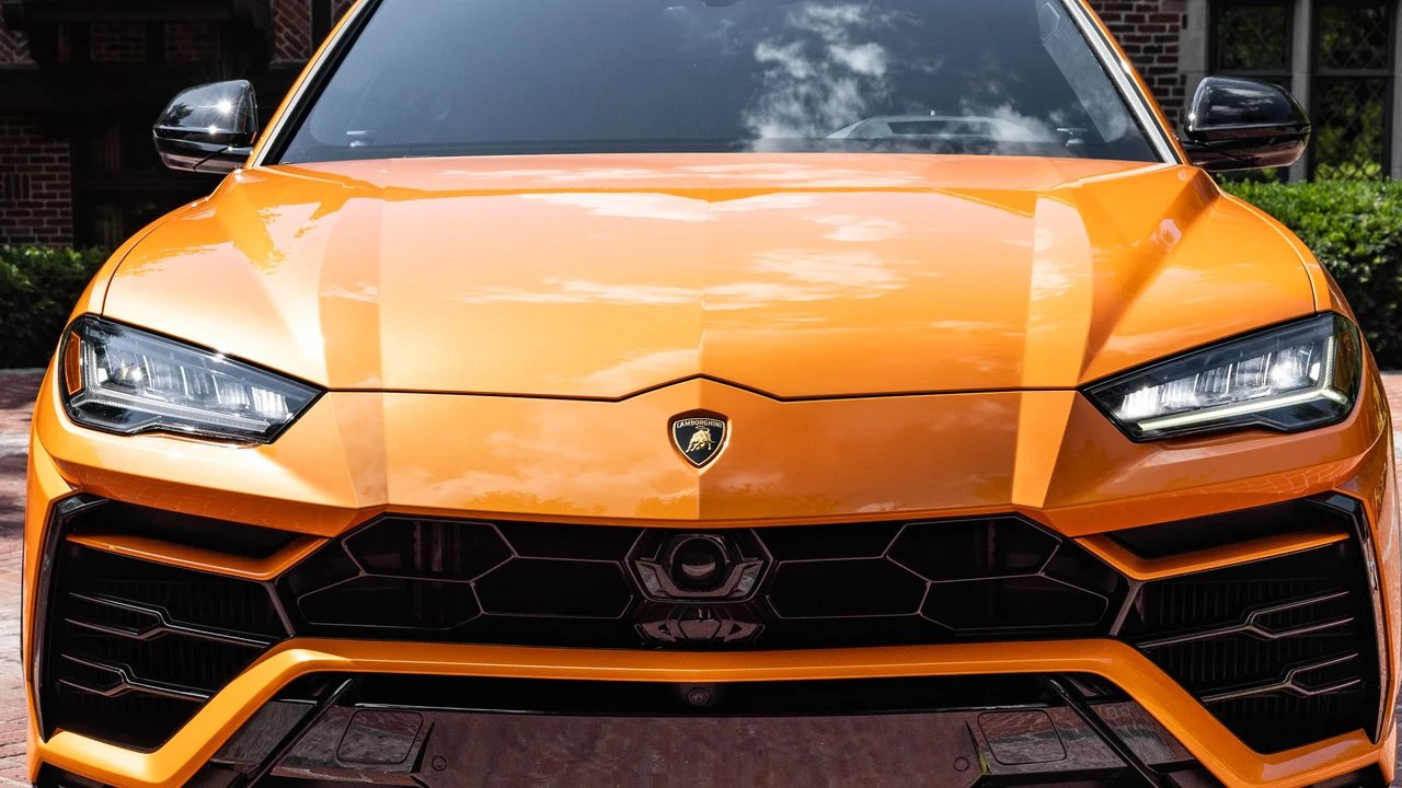 2022 Lamborghini Urus - Image 13 of 31