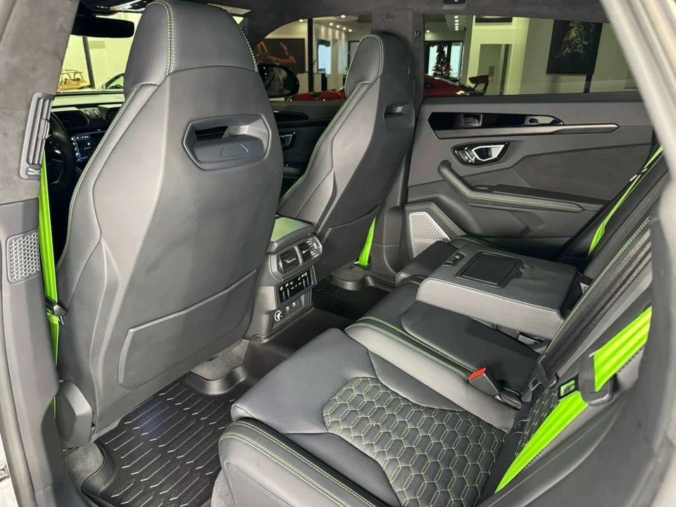 2022 Lamborghini Urus - Image 11 of 12