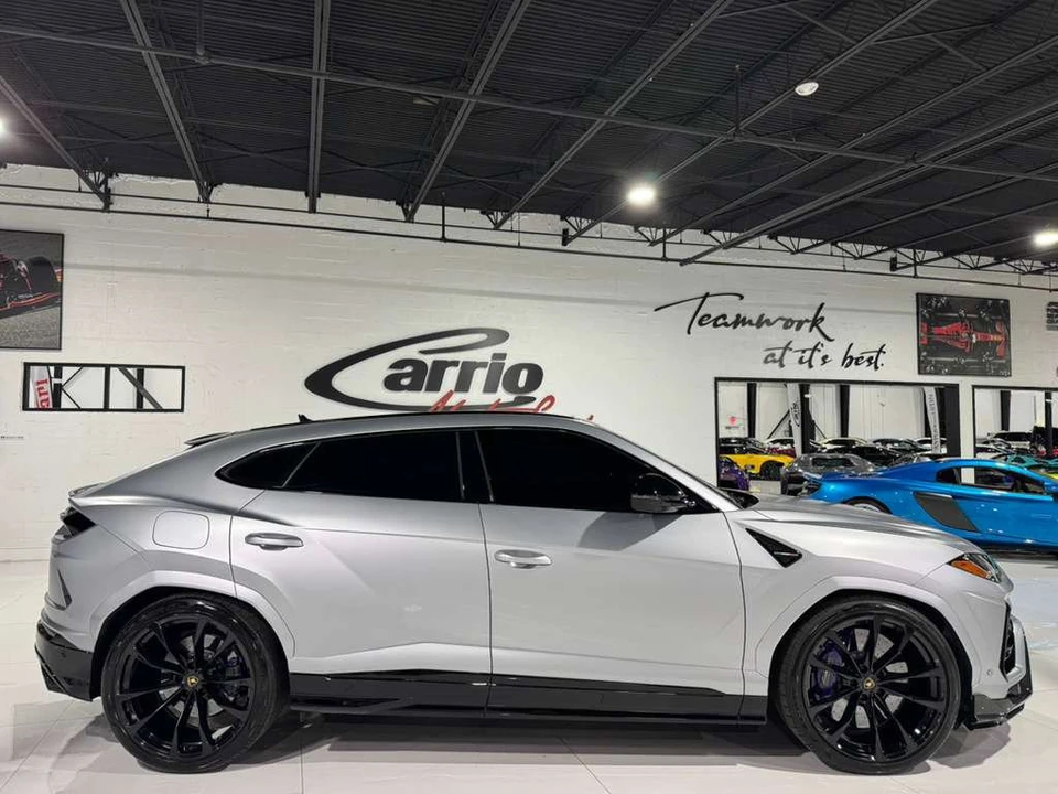 2022 Lamborghini Urus - Image 8 of 12