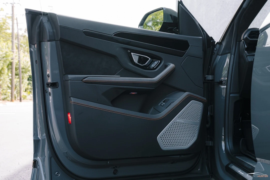 2022 Lamborghini Urus - Image 9 of 12