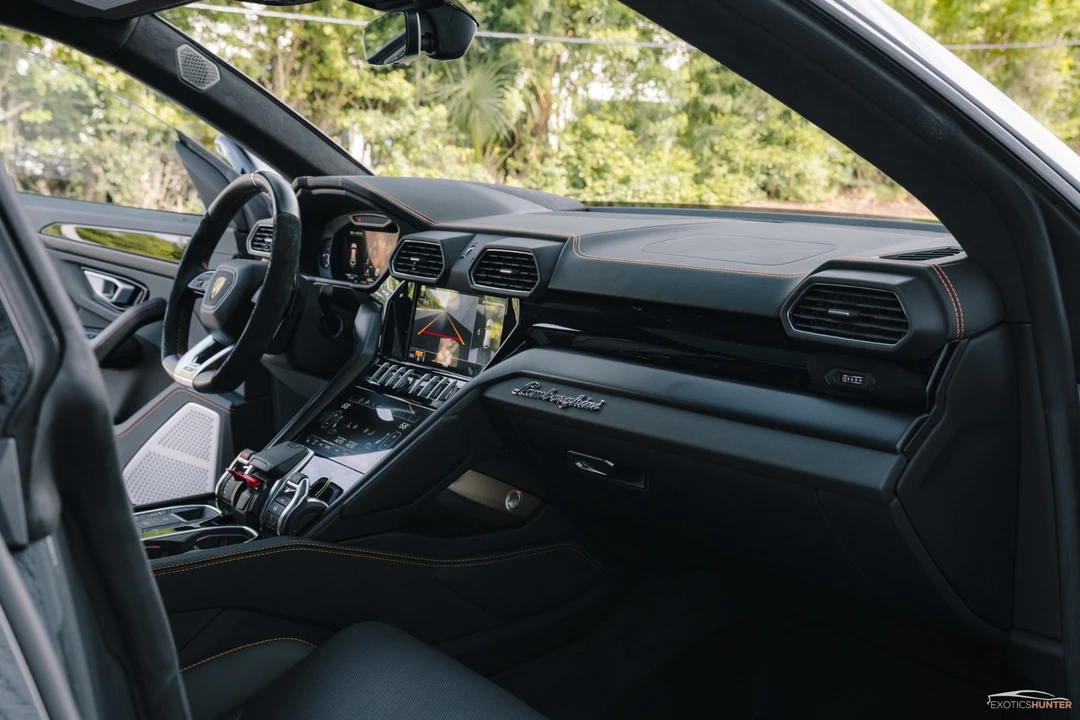 2022 Lamborghini Urus - Image 6 of 12