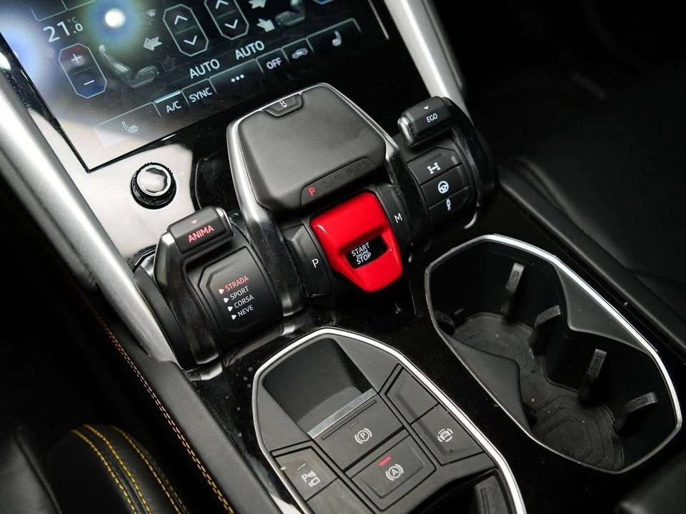 2022 Lamborghini Urus - Image 17 of 20