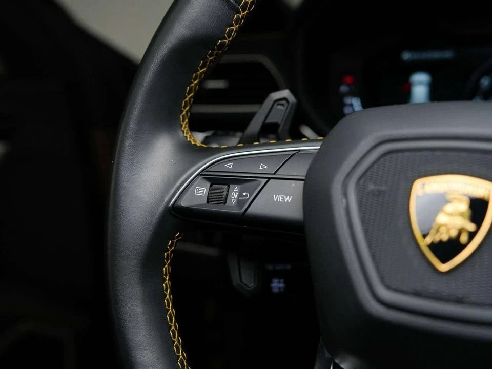 2022 Lamborghini Urus - Image 12 of 20