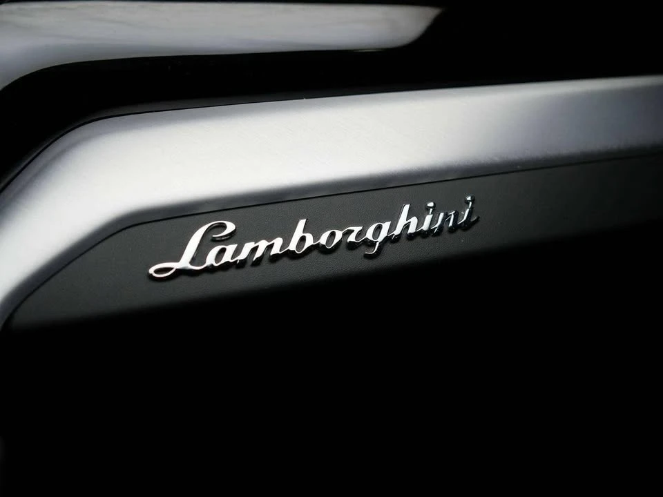 2022 Lamborghini Urus - Image 19 of 20