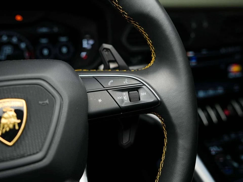 2022 Lamborghini Urus - Image 13 of 20