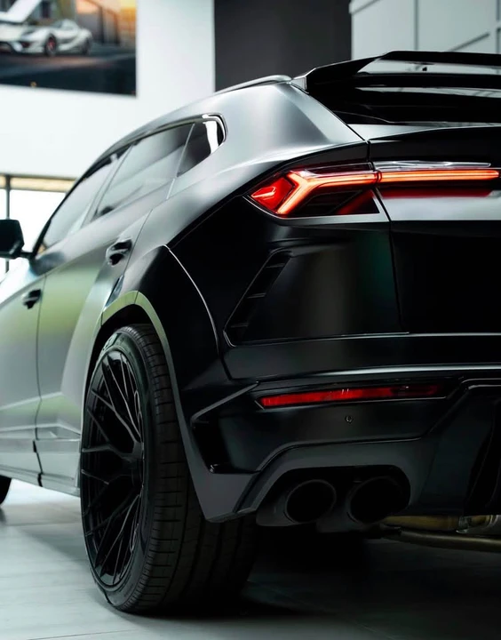 2022 Lamborghini Urus - Image 7 of 9