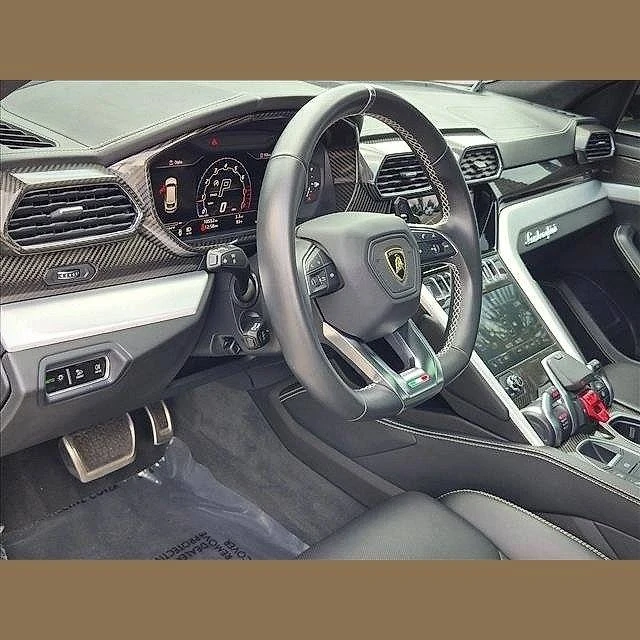 2022 Lamborghini Urus - Image 9 of 12