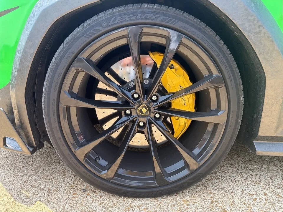 2022 Lamborghini Urus - Image 2 of 5