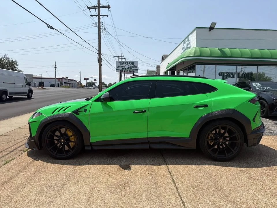 2022 Lamborghini Urus - Image 3 of 5