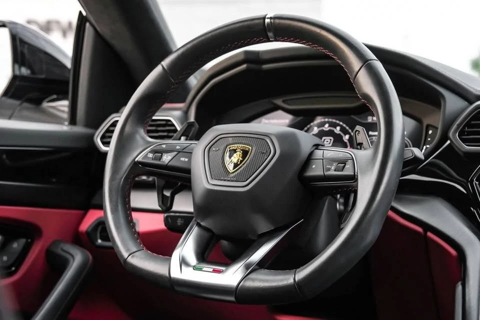 2022 Lamborghini Urus - Image 15 of 20